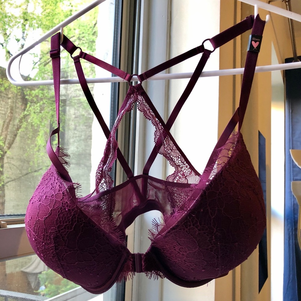 NWT Victoria’s Secret Chantilly Lace Push Up Bra